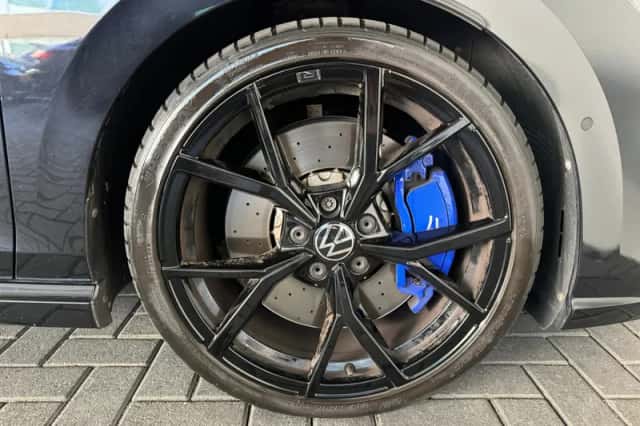 Volkswagen Golf (2023) thumbnail 25
