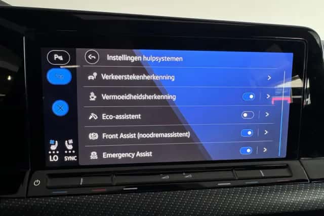 Volkswagen Golf (2023) thumbnail 30