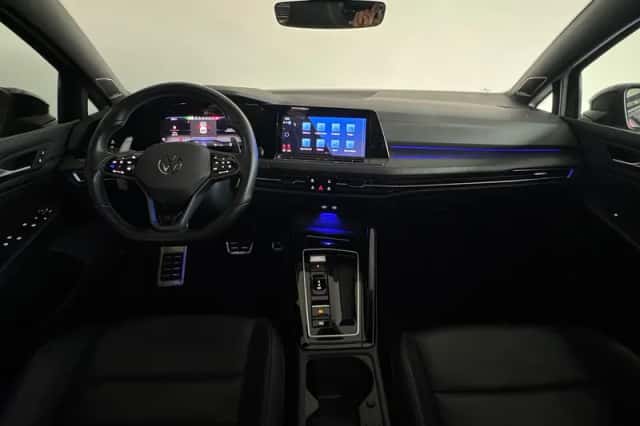 Volkswagen Golf (2023) thumbnail 4