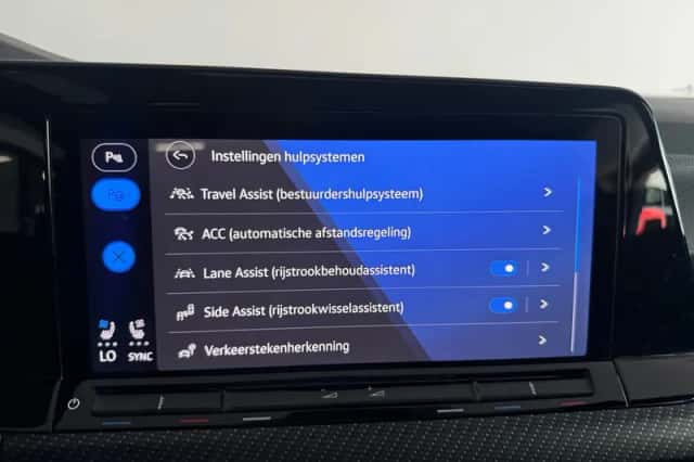 Volkswagen Golf (2023) thumbnail 31