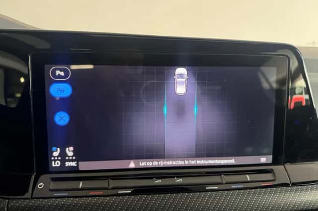 Volkswagen Golf (2023) thumbnail 32