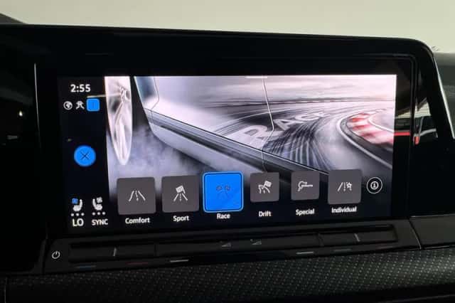 Volkswagen Golf (2023) thumbnail 33