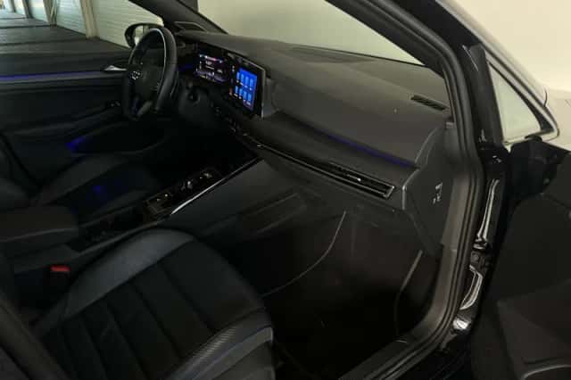 Volkswagen Golf (2023) thumbnail 35