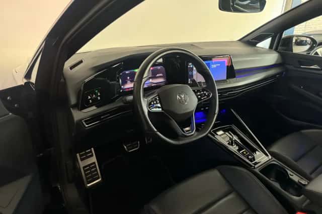 Volkswagen Golf (2023) thumbnail 5