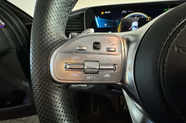 Mercedes-Benz GLE (2022) thumbnail 31
