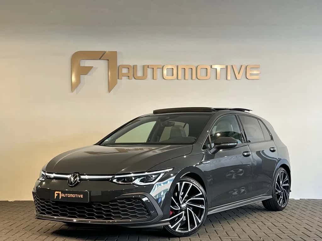 Volkswagen Golf (2022) — foto 1