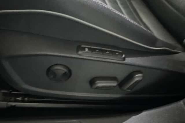Volkswagen Golf (2022) thumbnail 17