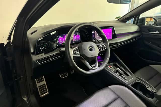 Volkswagen Golf (2022) thumbnail 5
