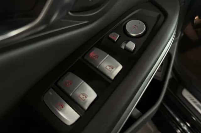 BMW M3 (2023) thumbnail 26