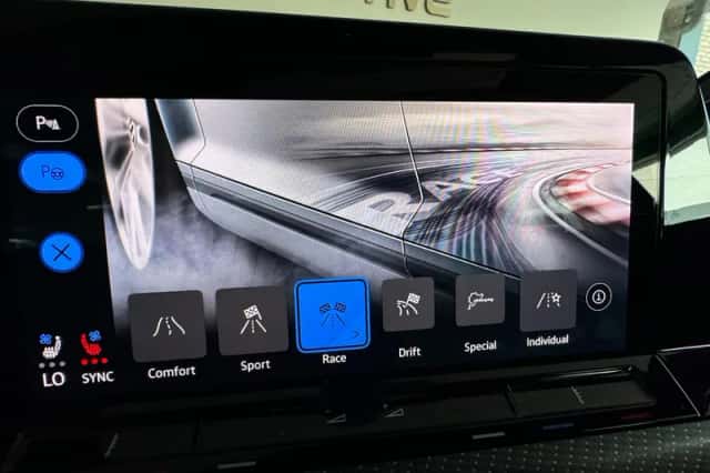Volkswagen Golf (2023) thumbnail 30