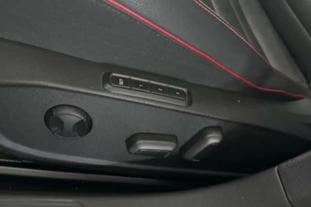 Volkswagen Golf (2021) thumbnail 18