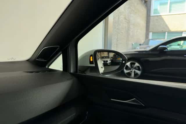 Volkswagen Golf (2021) thumbnail 26