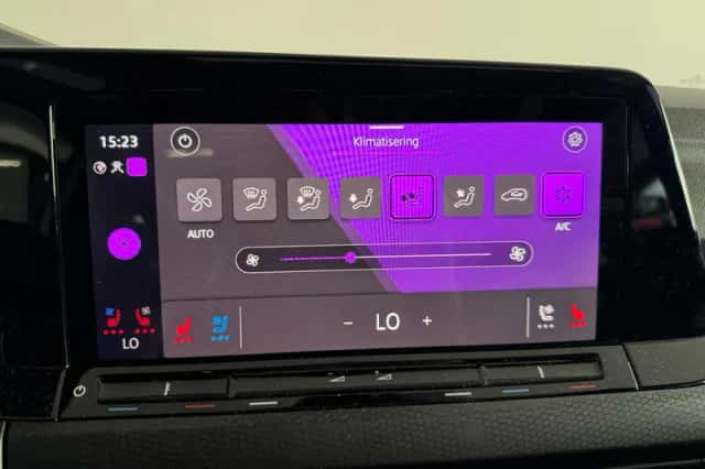 Volkswagen Golf (2021) thumbnail 32