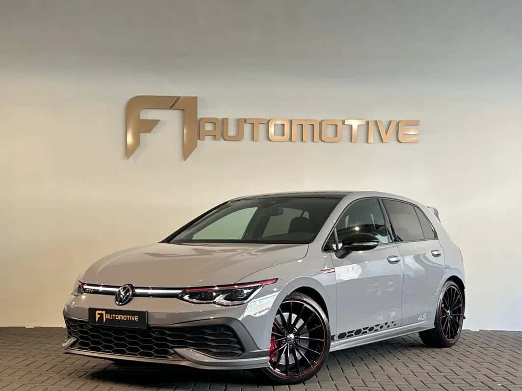 Volkswagen Golf (2022) — foto 1