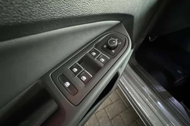 Volkswagen Golf (2022) thumbnail 16