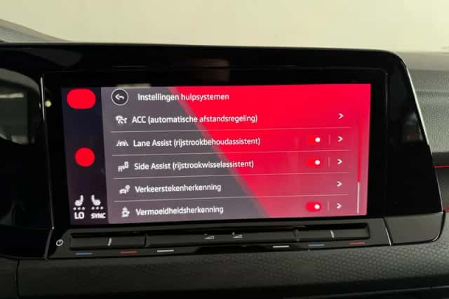 Volkswagen Golf (2022) thumbnail 26