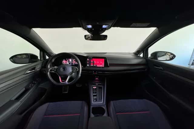 Volkswagen Golf (2022) thumbnail 4