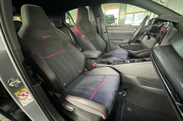 Volkswagen Golf (2022) thumbnail 33