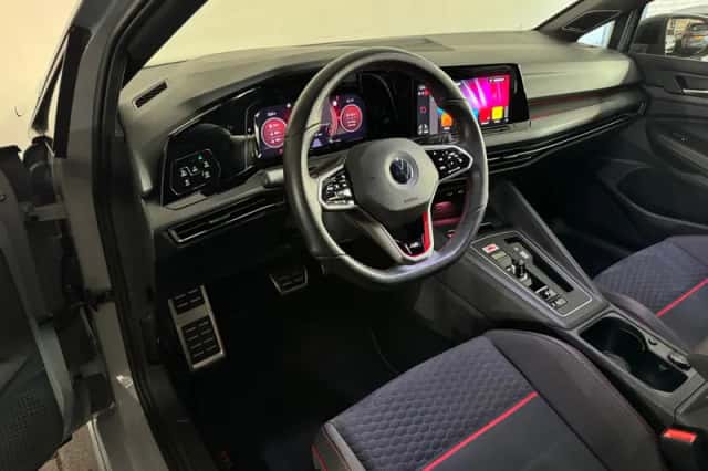Volkswagen Golf (2022) thumbnail 5