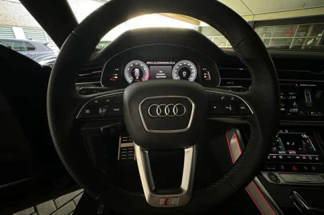 Audi Q8 (2023) thumbnail 16