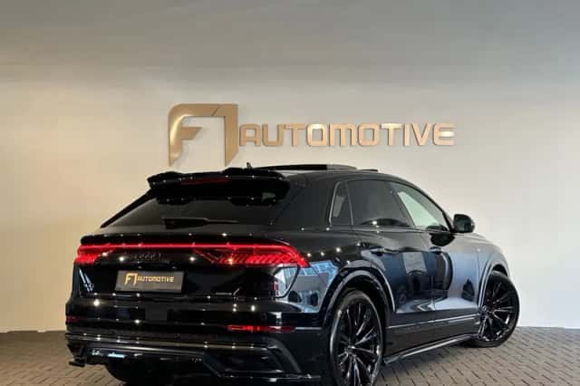 Audi Q8 (2023) thumbnail 3