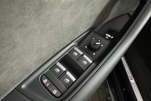 Audi Q8 (2021) thumbnail 18