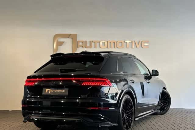 Audi Q8 (2021) thumbnail 3