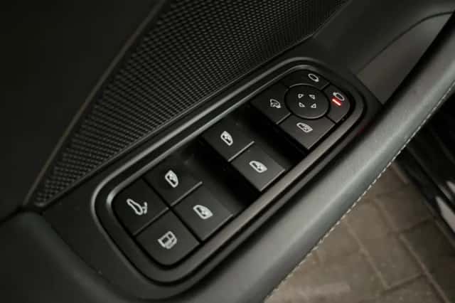 Porsche Panamera (2024) thumbnail 18