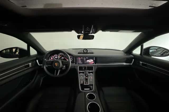 Porsche Panamera (2024) thumbnail 4