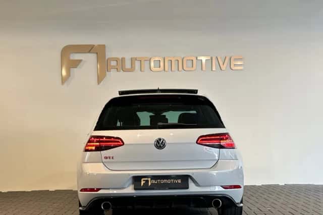 Volkswagen Golf (2018) thumbnail 11
