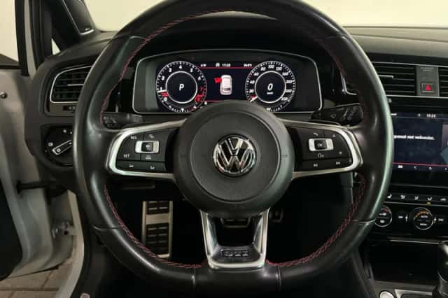 Volkswagen Golf (2018) thumbnail 13