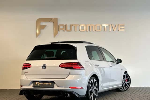 Volkswagen Golf (2018) thumbnail 3