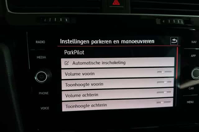 Volkswagen Golf (2018) thumbnail 27