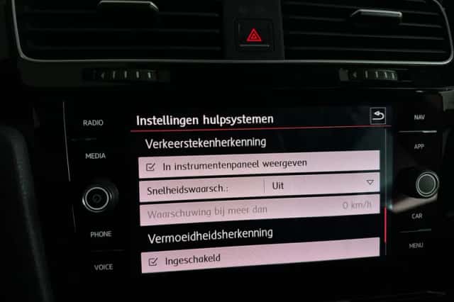 Volkswagen Golf (2018) thumbnail 28