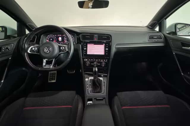 Volkswagen Golf (2018) thumbnail 4