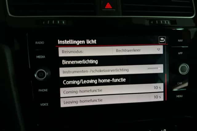 Volkswagen Golf (2018) thumbnail 31