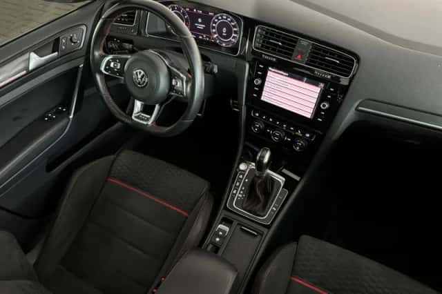 Volkswagen Golf (2018) thumbnail 36