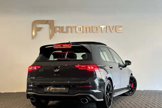 Volkswagen Golf (2023) thumbnail 3