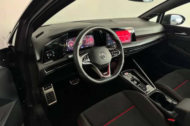 Volkswagen Golf (2023) thumbnail 5
