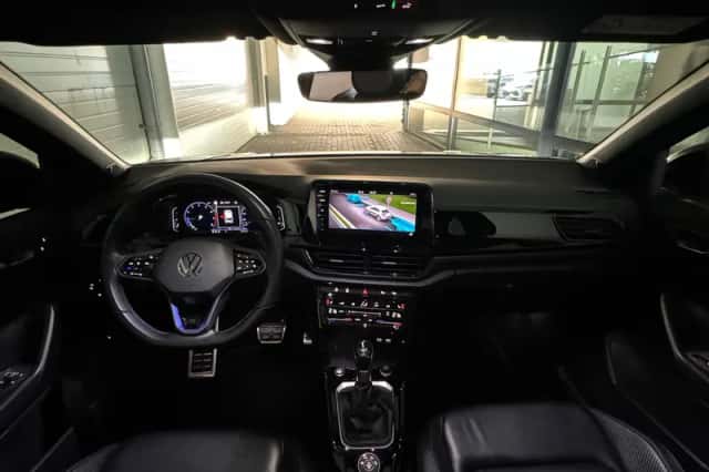 Volkswagen T-Roc (2022) thumbnail 4