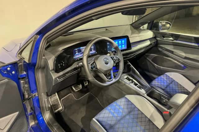 Volkswagen Golf (2022) thumbnail 5