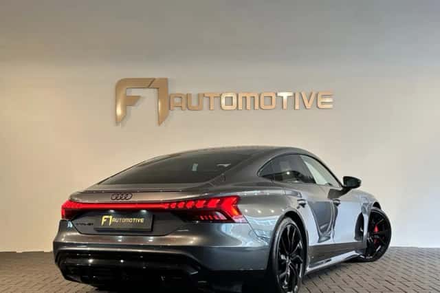 Audi e-tron GT (2021) thumbnail 3