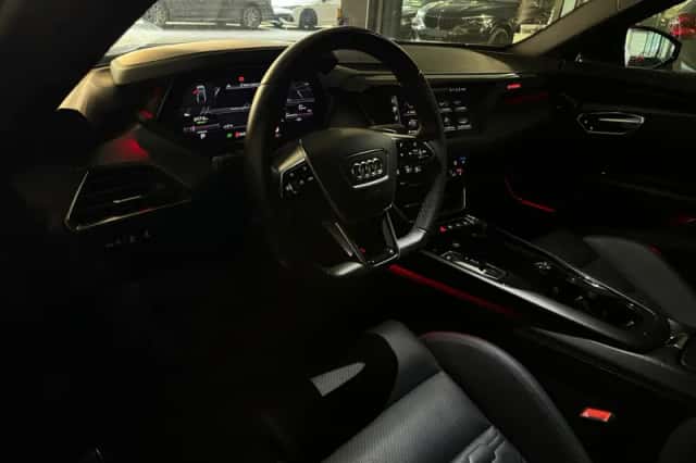 Audi e-tron GT (2021) thumbnail 6