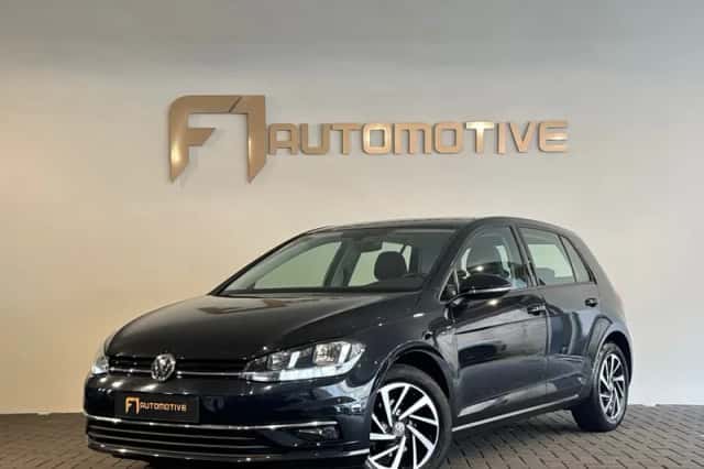Volkswagen Golf (2018) thumbnail 1
