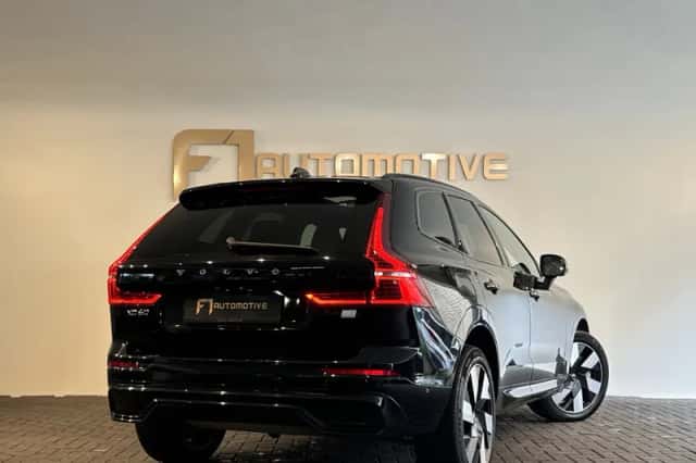 Volvo XC60 (2024) thumbnail 3