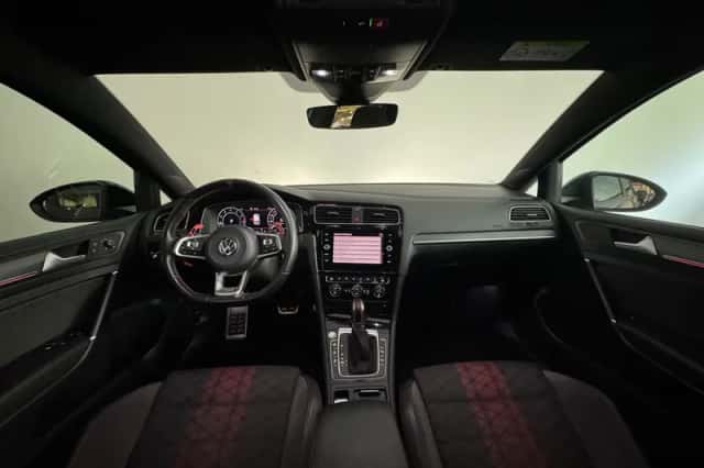 Volkswagen Golf (2019) thumbnail 4
