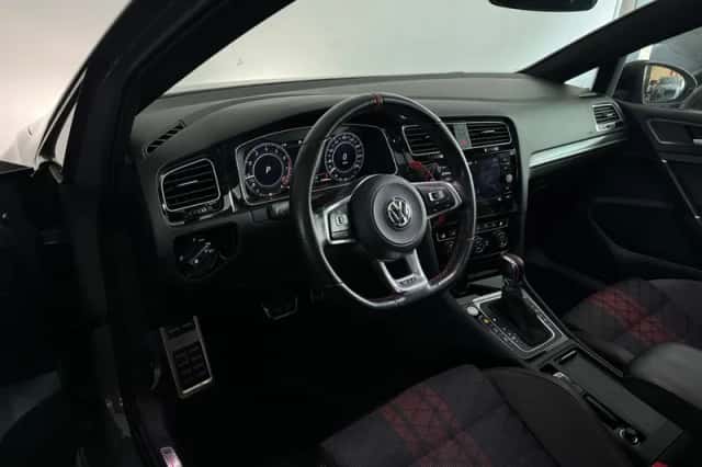 Volkswagen Golf (2019) thumbnail 5