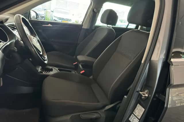 Volkswagen Tiguan (2017) thumbnail 6