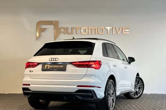 Audi Q3 (2022) thumbnail 3