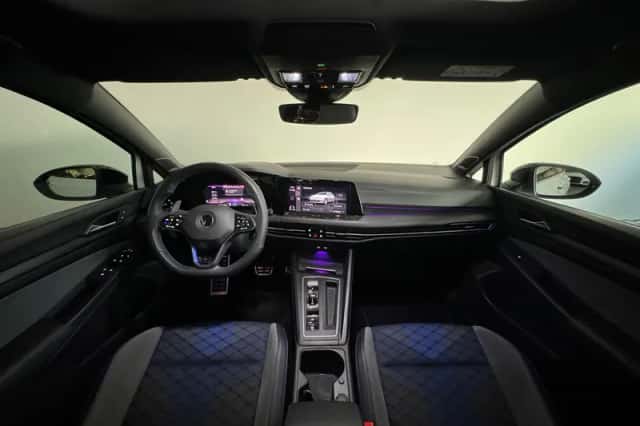 Volkswagen Golf (2021) thumbnail 4